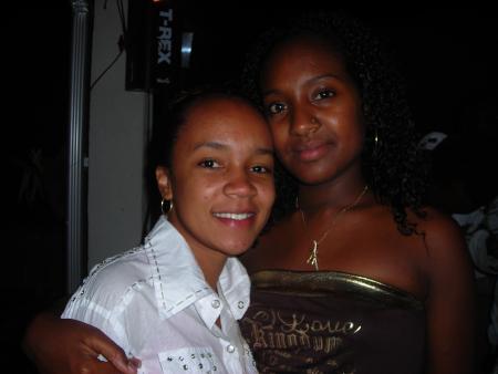anamiss974 and sista loudie 974!....